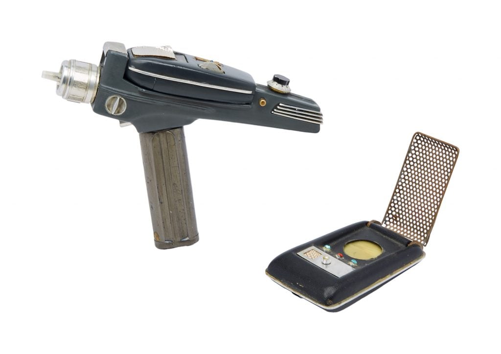 Star Trek Captain Kirk phaser and communicator